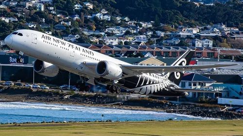 Primele două infectări COVID din Noua Zeelandă, după 24 de zile fără niciun caz înregistrat, au venit din Marea Britanie