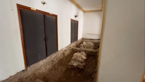 VIDEO Zidul cetății antice Tomis, descoperit în foaierul Teatrului de Stat Constanța, în timpul lucrărilor de reabilitare