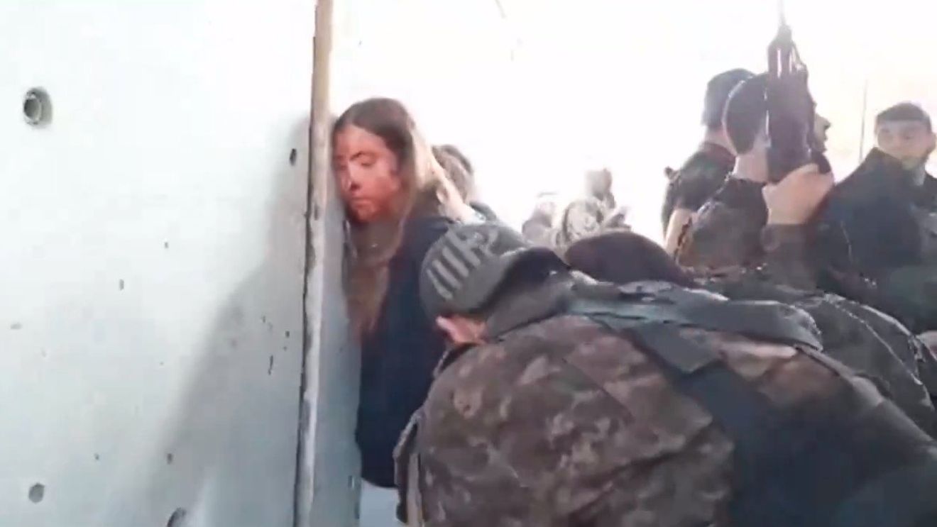 VIDEO Imagini dure cu tinere israeliene luate prizoniere de teroriștii Hamas în 7 octombrie, publicate de președintele Israelului: "Au fost bătute, amenințate cu viol și luate brutal ostatice / Lumea trebuie să se uite la această atrocitate crudă"