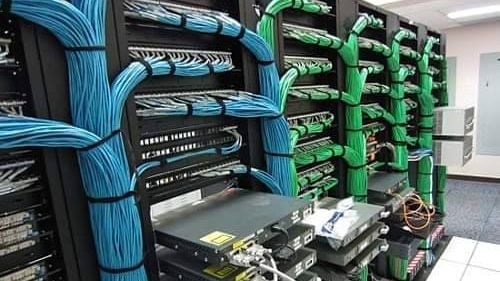 SUA jubilează după interdicția impusă de Marea Britanie companiei Huawei / Regatul Unit se alătură grupului de țări, între care și România, care s-au angajat să apere securitatea rețelei 5G