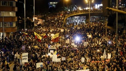 Manifestaţii în întreaga lume împotriva violenţelor la adresa femeilor. Franţa a anunţat un plan de combatere a acestui fenomen