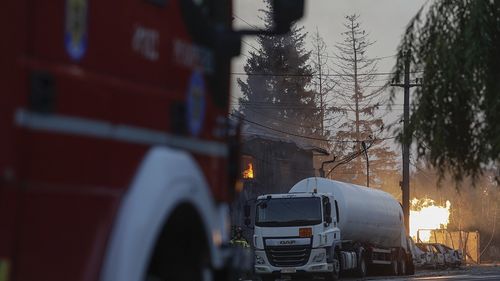 Șapte instituții ale Statului au fost informate în 2020 de retragerea autorizației de funcționare a companiei de GPL la care s-a produs incendiul din Crevedia/ ISU a dat atunci amenzi de 50.000 de lei