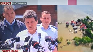 UPDATE Nicușor Dan, la Salina Praid, devastată de inundații: O situație care putea fi evitată, solicit primului ministru să trimită corpul de control, să stabilească cine sunt vinovații / Localnicii afectați vor primi compensații ca în pandemie / Am avut nişte programe de construire de diguri care nu s-au realizat