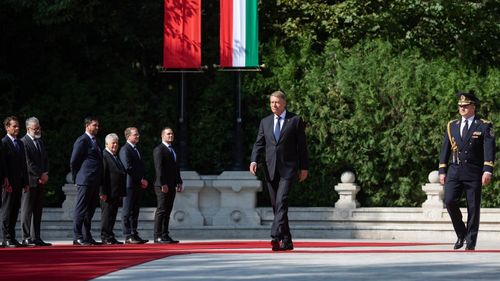 Klaus Iohannis, despre minoritatea maghiară, la întâlnirea cu președinta Ungariei: ”Am convenit că e bine să folosească și limba română. E un lucru cunosut că există politicieni care vor să exacerbeze tensiunile internetice. E regretabil, dar nu putem ignora”