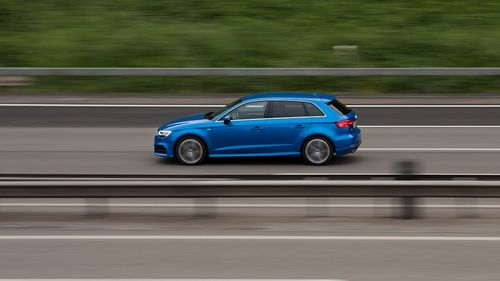 Cinci șoferi au fost amendați în doar câteva ore pe autostrada A3 pentru că circulau cu viteze între 181 și 235 km la oră