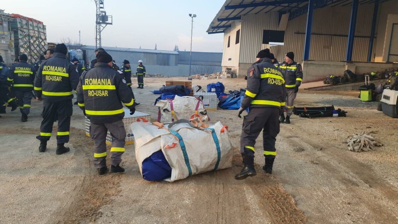 Salvatorii români au ajuns în Turcia și construiesc baza de operații în apropiere de Antakia