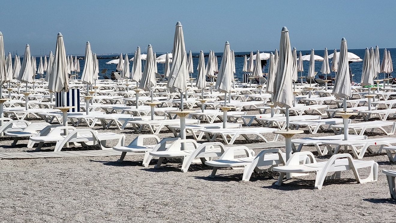 Prețurile la cazare pe litoral cresc cu până la 20%  / Tarifele în Mamaia nu coboară, în general, sub 10 lei, indiferent că e vorba de o îngheţată, gogoşi, plăcinte sau o bere la draft