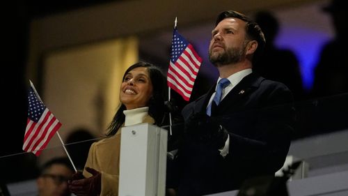 VIDEO Vicepreședintele JD Vance și soția sa, huiduiți copios la deschiderea Jocurilor Olimpice de Iarnă din Italia