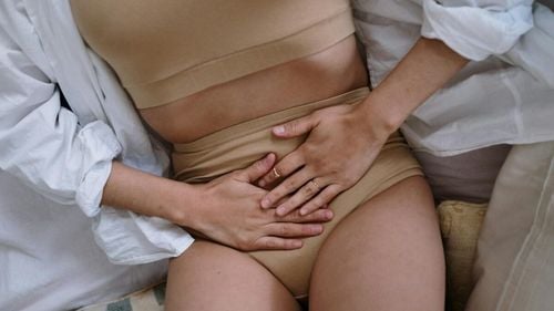 STUDIU Fetele încep menstruația la vârste mai mici în comparație cu generațiile trecute