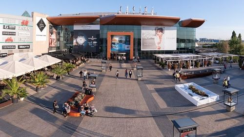 UPDATE O nouă amenințare cu bombă la mall-ul Băneasa / Polițiștii au evacuat centrul comercial