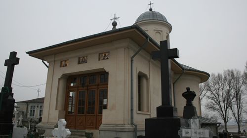 Două escroace care se pretind măicuțe ale Mânăstirii Pasărea cer bani pe Tik Tok pentru rugăciuni, ghicit și vrăjitorii / Mănăstirea se delimitează de asemenea practici