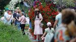 Peste 300.000 de vizitatori la West Side Flower Fest 2026: Parcul Drumul Taberei și zona pietonală din jur, închisă circulației auto, s-au transformat într-o grădină urbană cu 14 amenajări tematice și peste 100.000 de flori