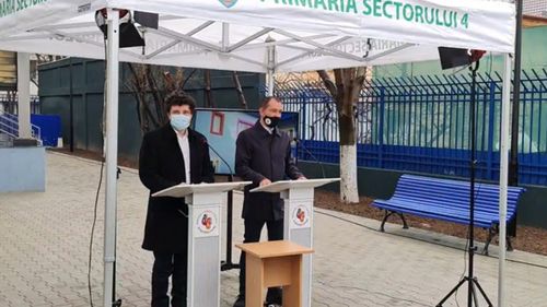 Nicușor Dan, alături de primarul Sectorului 4, la inaugurarea unei grădinițe reabilitate / Daniel Băluță: „Am încredere că împreună le vom arăta bucureștenilor o administrație eficientă, de calitate, cu rezultate concrete” / Nicușor Dan: „Sunt obligat și o fac cu plăcere să colaborez cu primarii de sectoare”