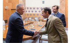 Reprezentanții gigantului german Varta, la întâlnirea cu premierul român: Decizia noastră este „către” România/ Guvernul a șters videoclipul întâlnirii