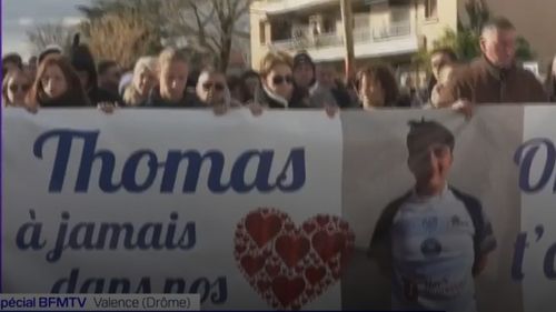 Autoritățile din Franța interzic mitinguri legate de uciderea unui tânăr de 16 ani în sud-estul țării/ Asasinatul a provocat o vie emoție în Franța și a mobilizat extremiștii de dreapta