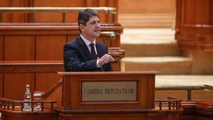 Titus Corlățean (PSD) susține că protestele anticorupție din perioada lui Liviu Dragnea erau finanțate de USAID și Soros / „Trump ne-a făcut și nouă, românilor, un mare bine” / UPDATE: Corlățean a șters postarea