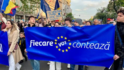 The New York Times: Cum a rezistat România asaltului venit de pe mai mult fronturi: Rusia, Maga, boții de pe TikTok