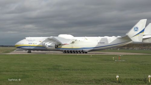 Cel mai mare avion din lume, un Antonov AN-225, va ateriza joi pe Aeroportul ”Henri Coandă” din București