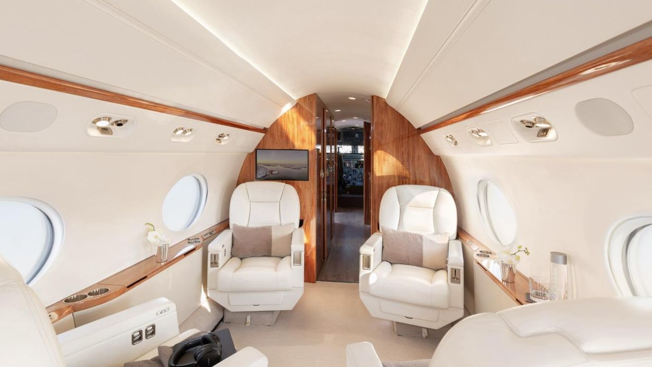Președintele Iohannis, întrebat de ce a călătorit în Coreea de Sud cu un avion de lux: Nu știu cum definiți un avion de lux, eu am venit cu o aeronavă mică