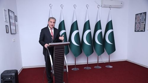 Ministrul de Externe al Pakistanului face prima vizită oficială în România în ultimele două decenii/ Întâlniri cu premierul Ciucă și Bogdan Aurescu