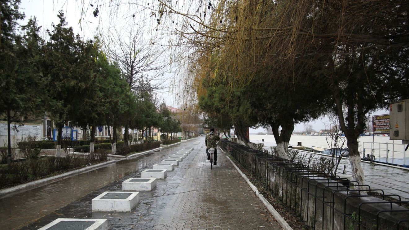 REPORTAJ Sulina, orașul Deltei, pe cale să rateze banii UE: Șase din opt proiecte nu sunt începute cu puțin timp înainte de termenul limită