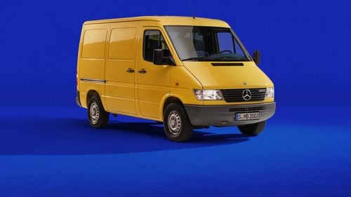 FOTO De la Muzeul din Stuttgart la eSprinter: 30 de ani de istorie pe patru roți