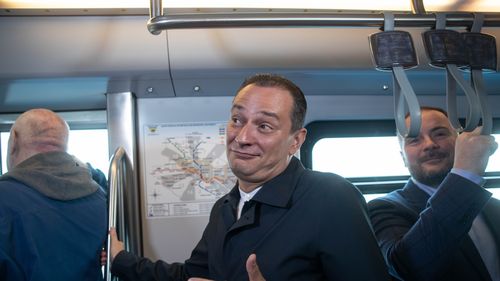 Sondaj AtlasIntel: Primele două poziţii în topul intenţiilor de vot, ocupate de Daniel Băluţă şi de Anca Alexandrescu, la diferenţă de 0,1%