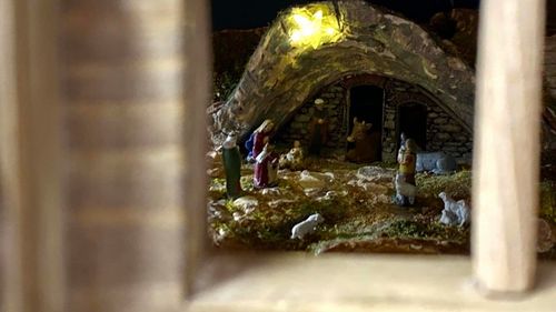 GALERIE FOTO Cea mai mică reprezentare din țară a scenei Nașterii Domnului, expusă în parcul Mini Transilvania din Odorheiul Secuiesc