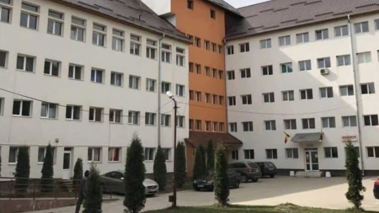 Alba24: Percheziții la Spitalul Orășenesc Câmpeni într-un dosar de corupție după mai multe angajări în unitatea medicală