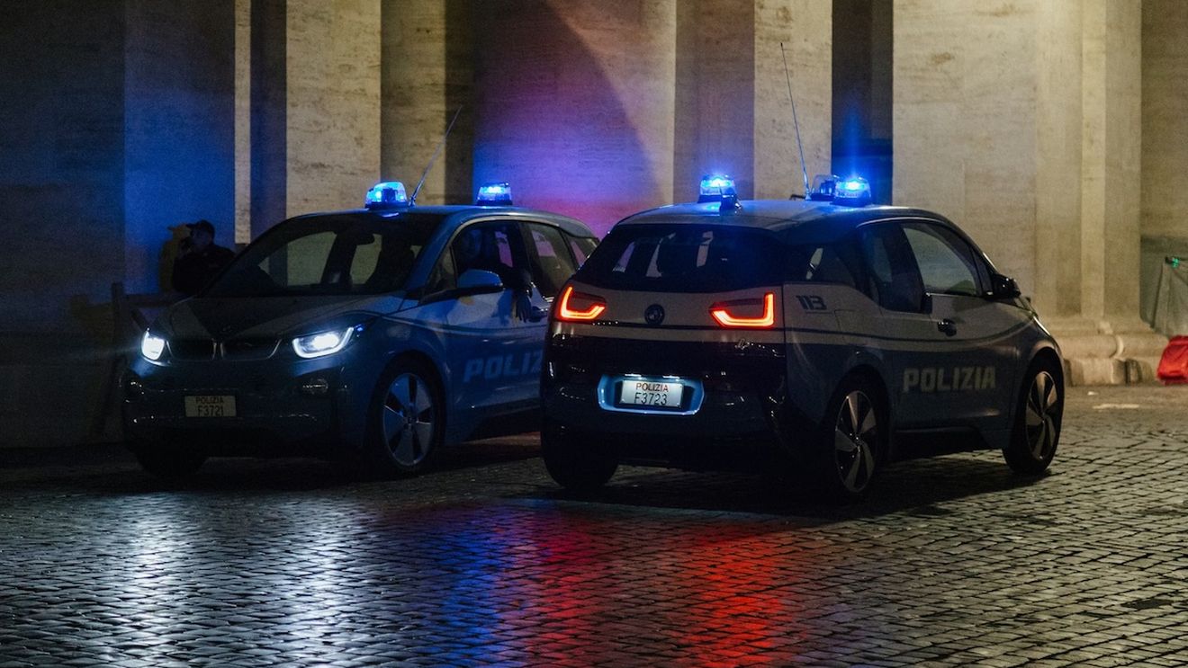 Un bărbat de 20 de ani a fost ucis în Milano de către polițiști în civil / Bărbatul avea o armă, dar era o replică / Ministrul de Interne: ”Nu vom acorda imunitate nimănui”