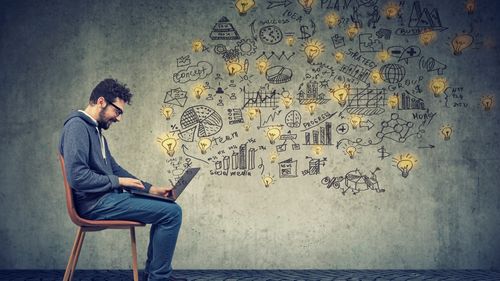 Starea antreprenoriatului în România. Raport: Jumătate dintre români cred că pot fi antreprenori/ Doar 9% intenționează însă să demareze o nouă afacere în următorii trei ani