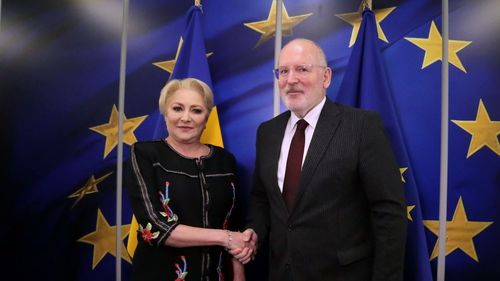Frans Timmermans i-a cerut Vioricăi Dăncilă să răspundă scrisorii pe care i-a trimis-o luna trecută și în care își exprima îngrijorarea față de posibila OUG privind recursul în anulare