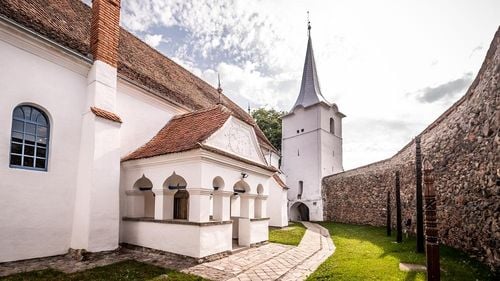 FOTO Destinații de vacanță: Ruta Sfântului Ladislau - 20 de obiective pline de legende din opt județe / O poveste puțin cunoscută de români