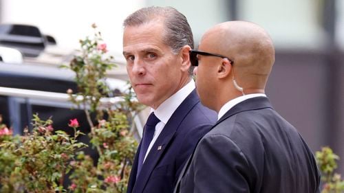 Hunter Biden s-a răzgândit: Va pleda vinovat la acuzațiile de evaziune fiscală în încercarea de a evita procesul / Procurorii îl acuză și că ar fi acceptat plăți de la omul de afaceri Puiu Popovici pentru a influența o anchetă penală din România, conform presei internaționale