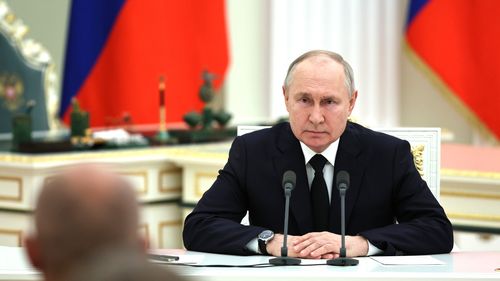 Putin acuză Occidentul că îi "persecută" pe jurnaliştii ruşi