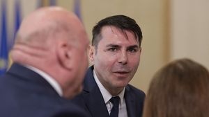 SURSE Cei patru judecători CCR numiți de PSD care au boicotat ședința de duminică au cerut un nou termen după 15 ianuarie, deși reforma pensiilor speciale ale magistraților prevede intrarea în vigoare de la 1 ianuarie. De ce vor să amâne decizia