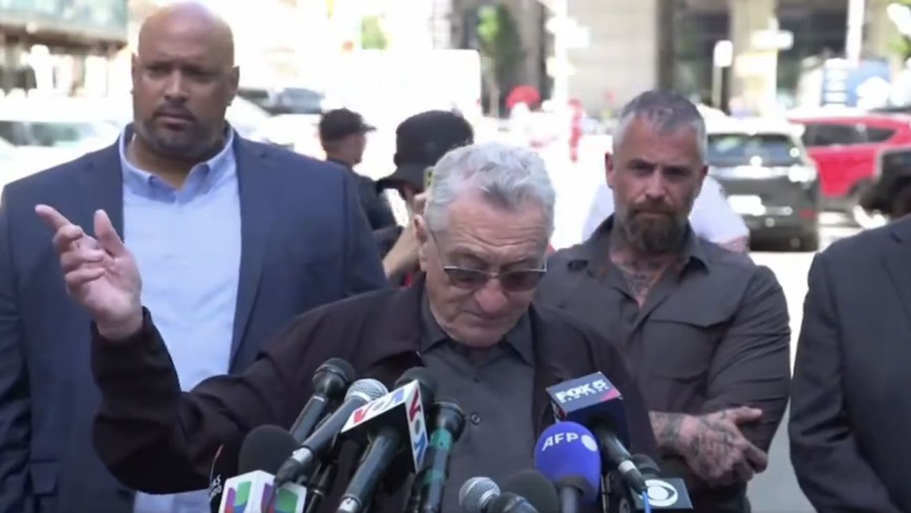 Lui Robert De Niro i s-a refuzat acordarea unui premiu după ce actorul s-a pronunţat împotriva lui Trump