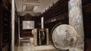 Casa de modă de lux Dior și biblioteca Vaticanului dezvăluie expoziția „En Route”, conexiunea dintre modă și călătorie