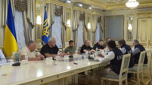 Volodimir Zelenski s-a întâlnit cu şeful AIEA, înainte de vizita delegaţiei agenţiei la centrala de la Zaporojie