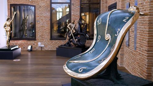 Copiii au acces gratuit, pe 1 iunie, la expoziţia „Universul lui Salvador Dalí” de la ARCUB