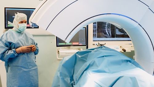 Unul dintre cele mai avansate sisteme de neurochirurgie robotică ajunge la Sibiu, în urma unei investiții de peste 2 milioane de euro