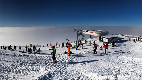S-au redeschis pârtiile de schi la Sinaia / Timp de mai multe zile nu s-a putut schia la peste 1.800 de metri din cauza vântului