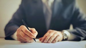 Val de directori de școală cu concurs au demisionat sau au fost demiși: 765 au fost înlocuiți „din pix” de politicienii din inspectorate – o problemă ascunsă în cifre de Ministerul Educației