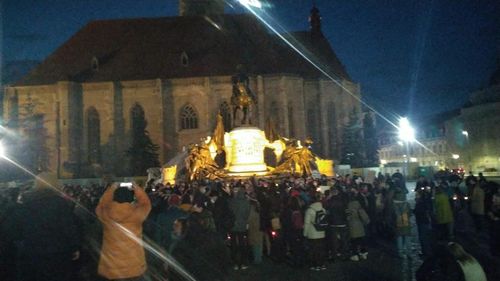 Peste 500 de persoane au participat în Cluj la o manifestaţie de solidaritate cu Ucraina