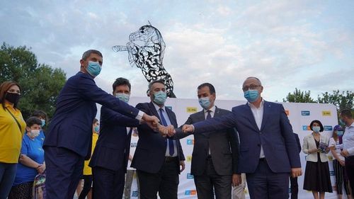 Orban îi avertizează pe politicienii care au chefuit după alegeri „să se considere posibil infectați cu Covid-19”, să se izoleze ca să nu mai infecteze și pe alții