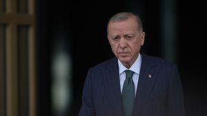 Erdogan lansează „moneda NATO” de 5 lire, special pentru Summitul de la Ankara. 500.000 de monede, puse în circulație