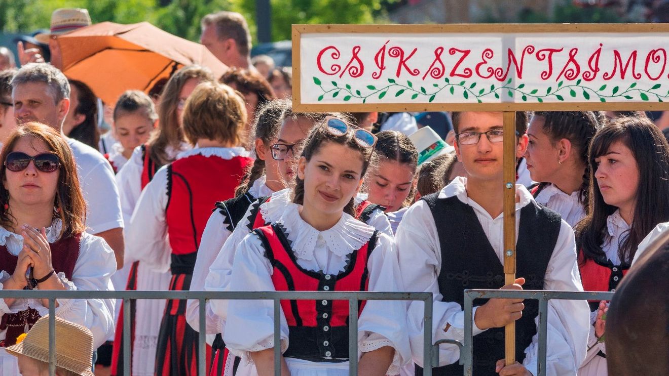 Ziua celor o mie de fete secuience - tradiţia transmisă în Harghita din generaţie în generaţie / ”A pornit în 1931 şi eu mă mir cum de ţine şi astăzi”