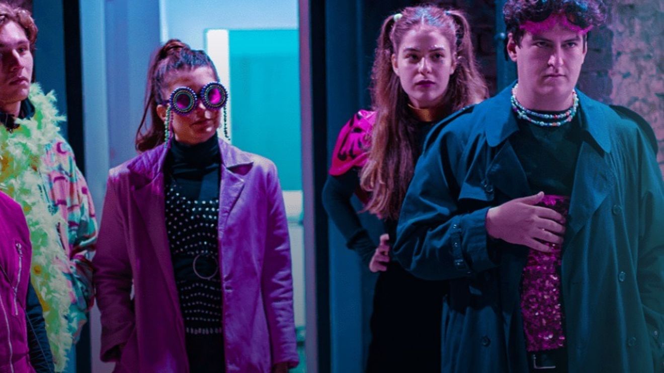 VIDEO Filmul românesc "Taximetrişti" a debutat pe locul secund în box office-ul de weekend. Avatar, pentru a şasea săptămână pe primul loc
