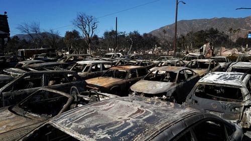 Pagubele colosale produse de incendiile din Los Angeles, în imagini. Autoritățile, criticate pentru gestionarea dezastrului
