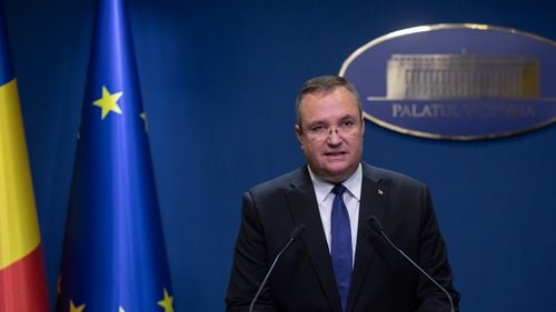 Ciucă, în mesajul de Crăciun: Generozitatea, solidaritatea şi empatia sunt adânc impregnate în gena poporului român